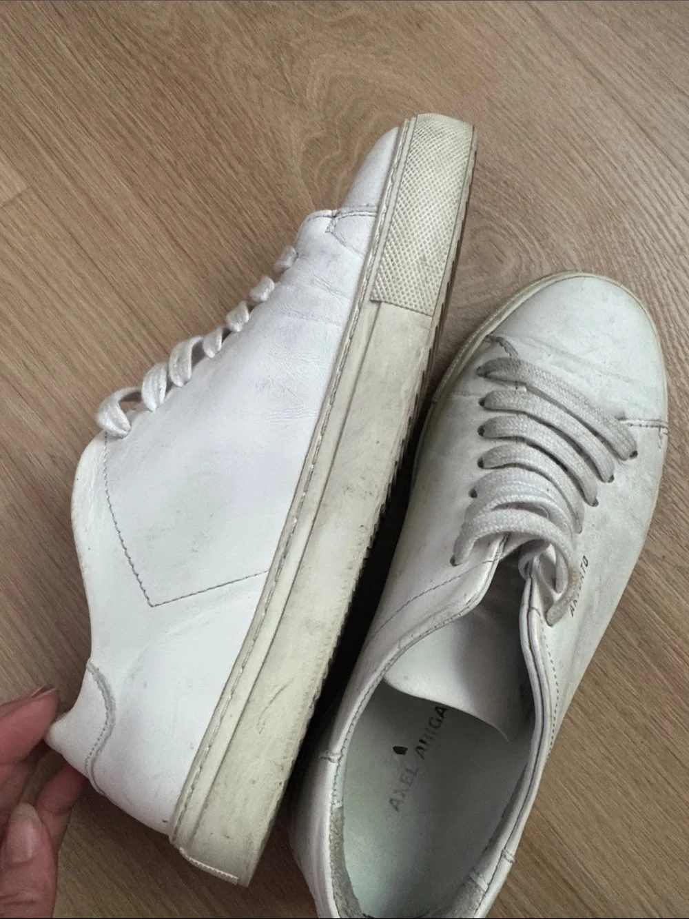 Axel Arigato Clean 90 Low-Top Leather Sneakers